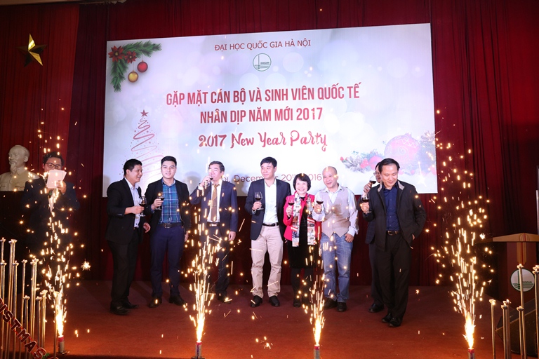 Phó Giám đốc Nguyễn Hoàng Hải, Trưởng các đơn vị có sinh viên, học viên quốc tế cùng tham gia giao lưu tại buổi gặp gỡ