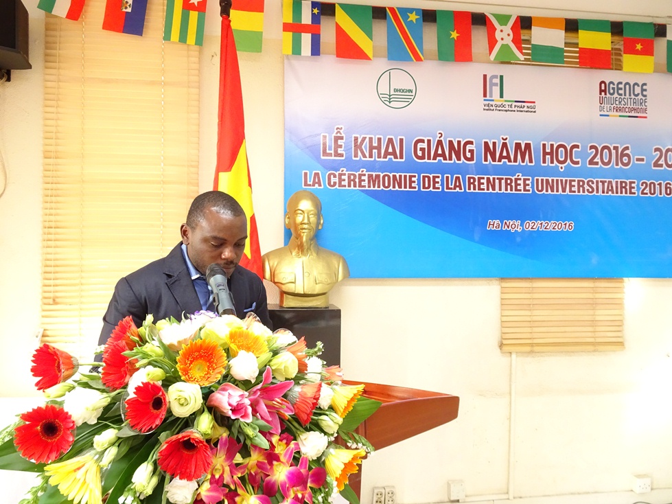 Học viên mới Azise Oumar Diallo, đến từ Burkina Faso phát biểu thay mặt học viên của 16 quốc gia 