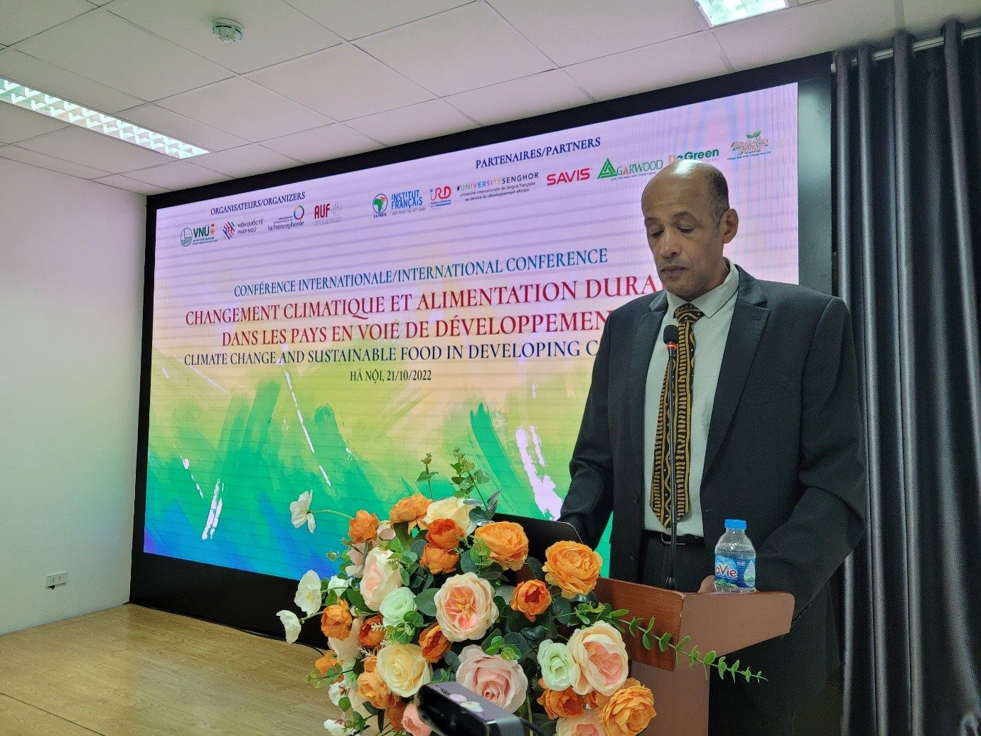 Ông Edmond Dounias, Đại diện Viện Nghiên cứu và Phát triển Pháp tại Việt Nam và Philippines phát biểu khai mạc Hội thảo