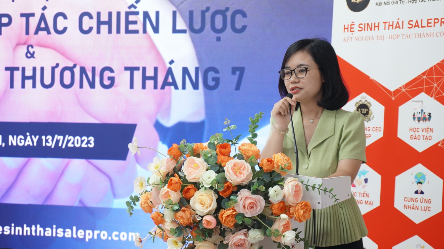 Bà Bùi Thị Vân Anh, Tổng Giám đốc Công ty Cổ phần Hệ sinh thái Salepro