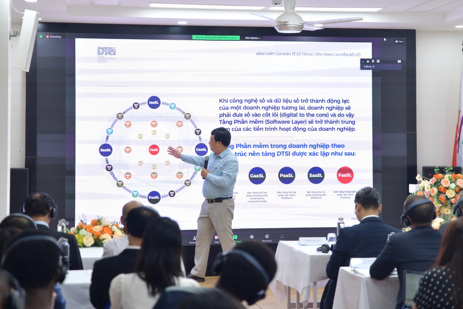 Lors de la conférence internationale sur l'économie numérique intitulée 'Potentiels et enjeux', le 23 août à Hanoï.